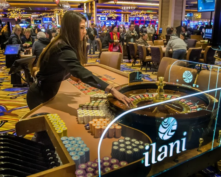 爱荷华州Catfish Bend赌场和FunCity度假村外景，该综合体被Elite Casino Resorts公司收购。